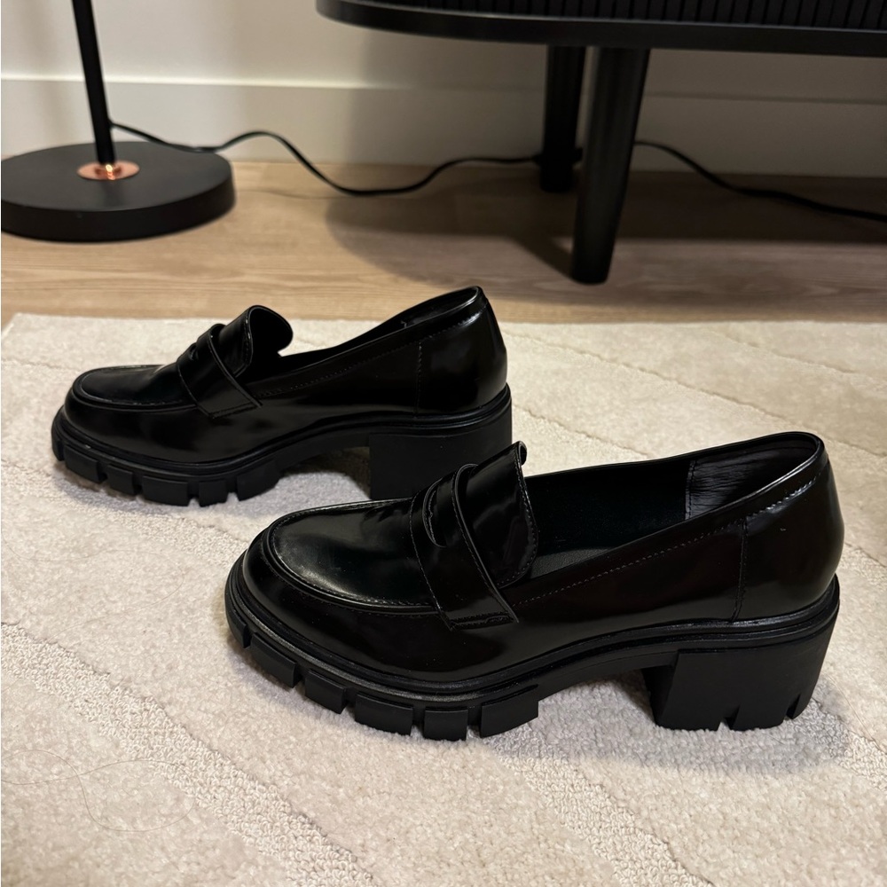 New Heel loafers size 7